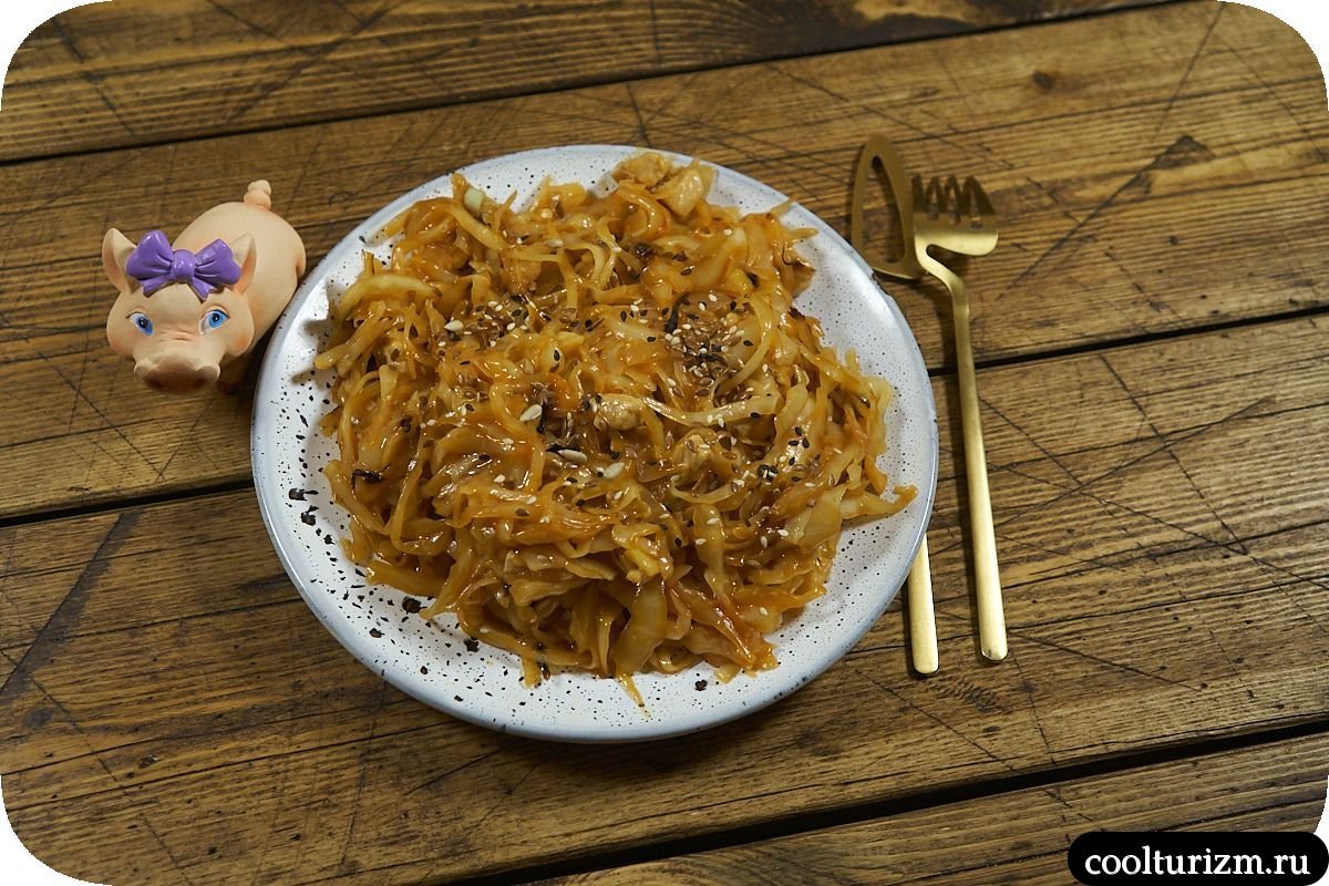 Тушеная капуста с томатной пастой и мясом рецепт