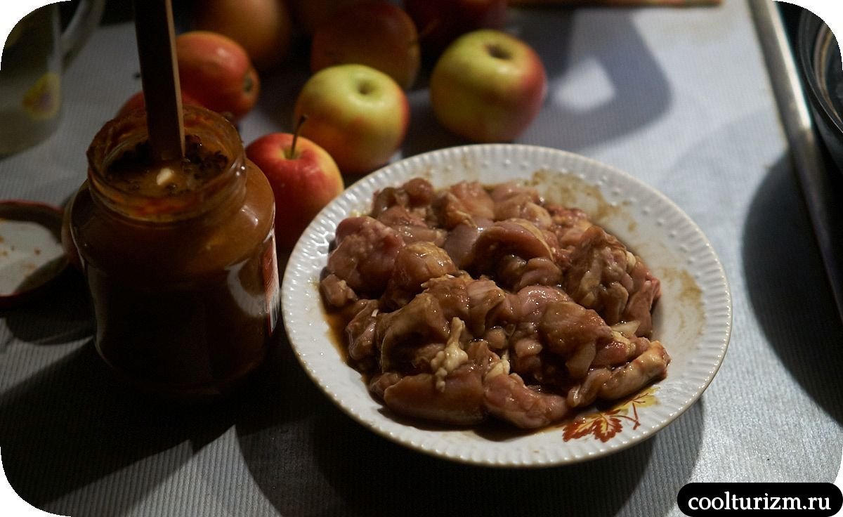 Мясо курицы в томатном соусе с яблоками как готовить