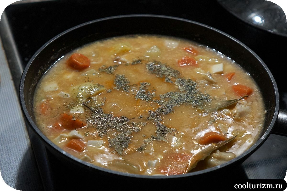 Щёки трески с картофелем и морковью яйцами