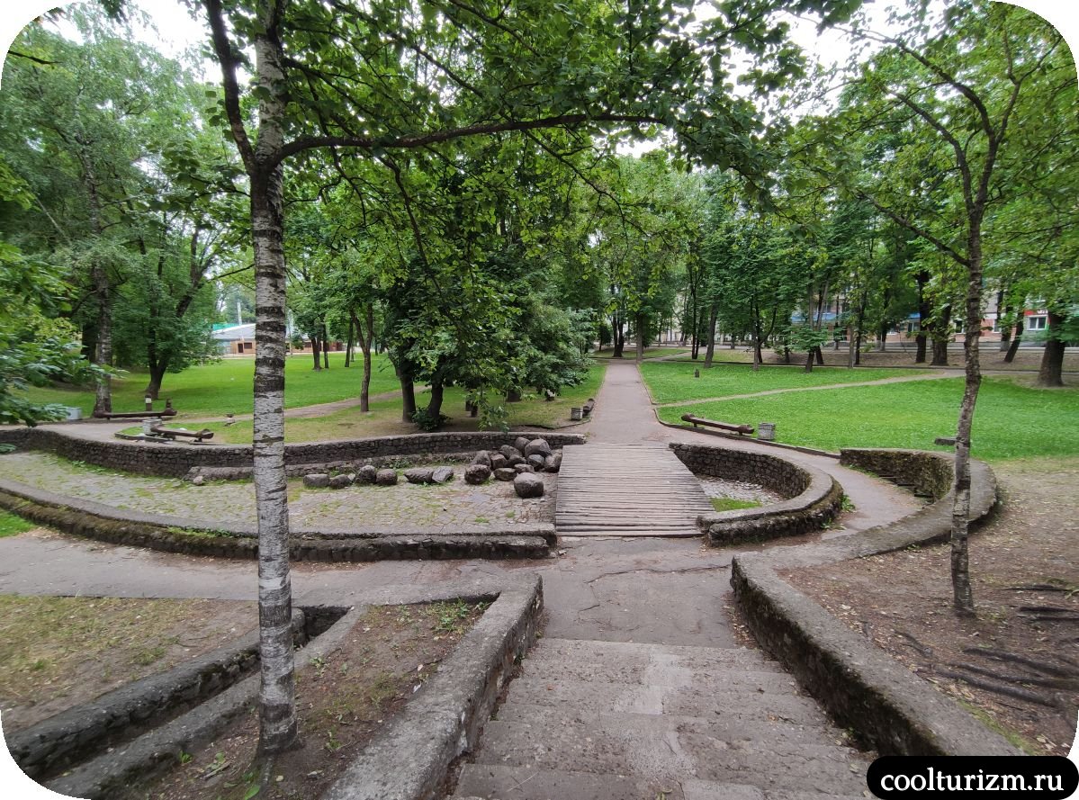 Мемориальный комплекс Памятник партизанам в Пскове фото
