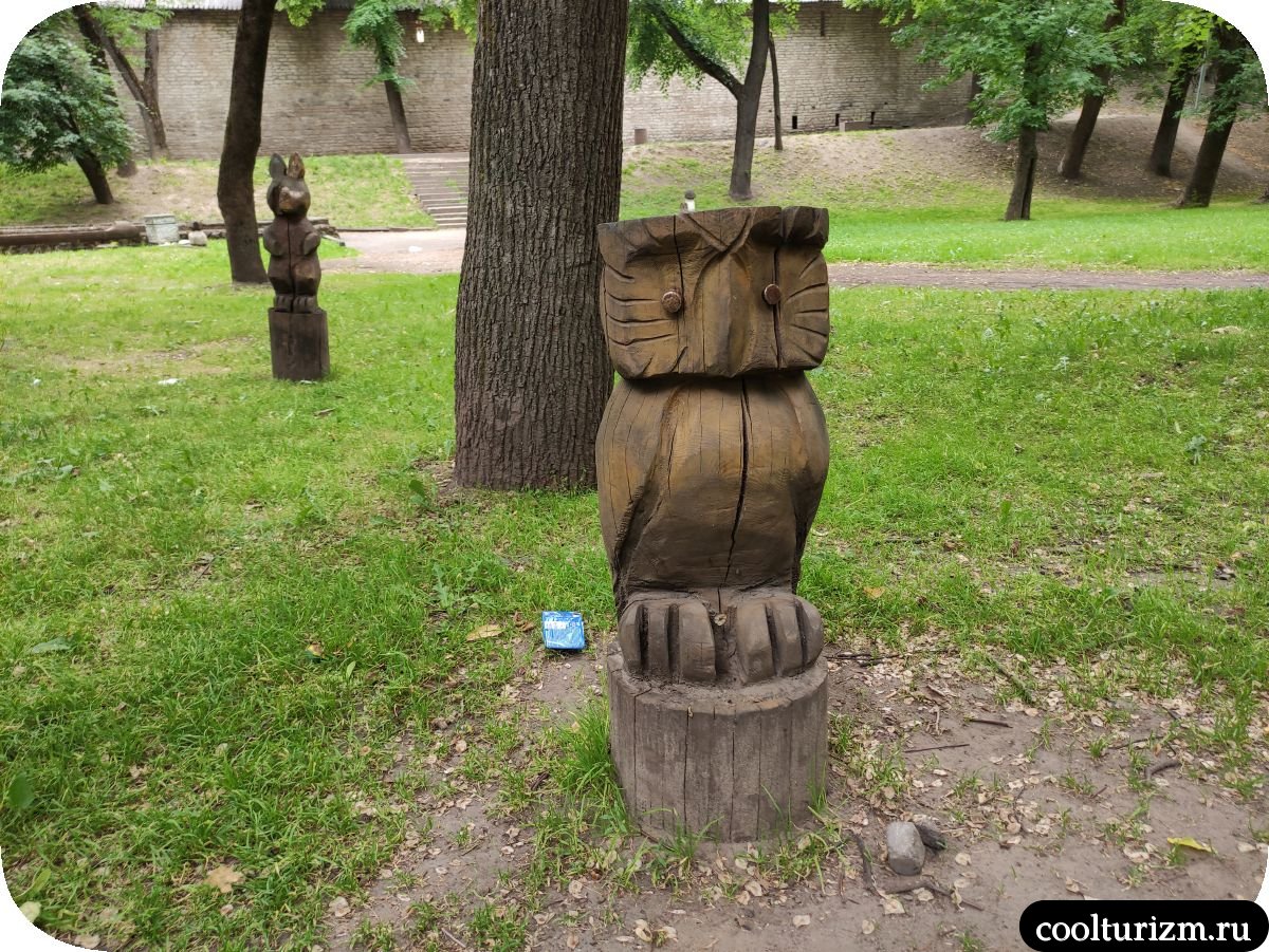 Ботанический сад в Пскове деревянная сова