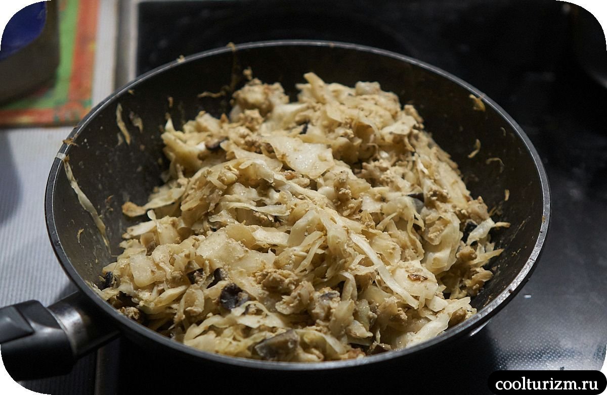 Тушеная капуста с яйцами