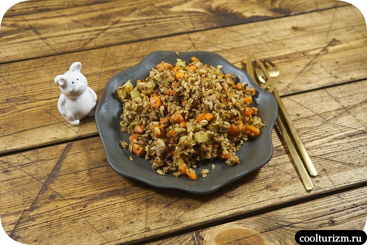 Жареная овсянка с мясом и картофелем рецепт