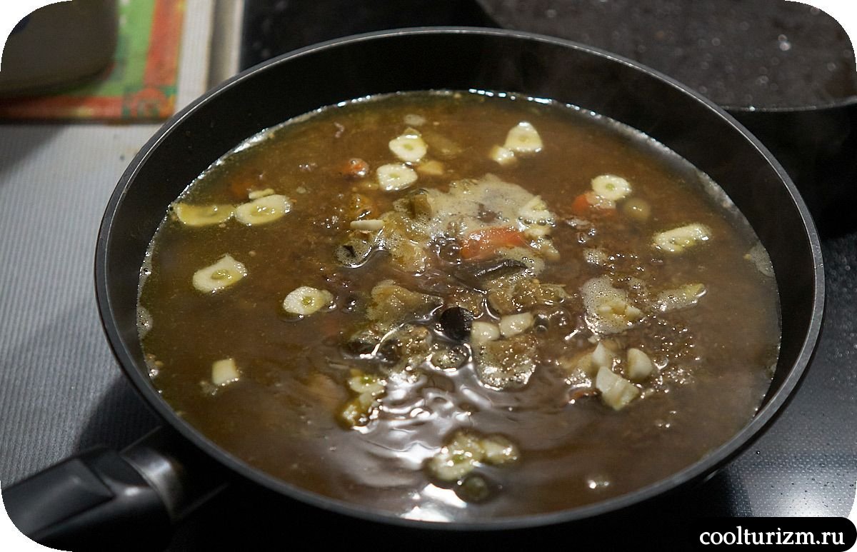 Красный булгур со щёчками трески плов