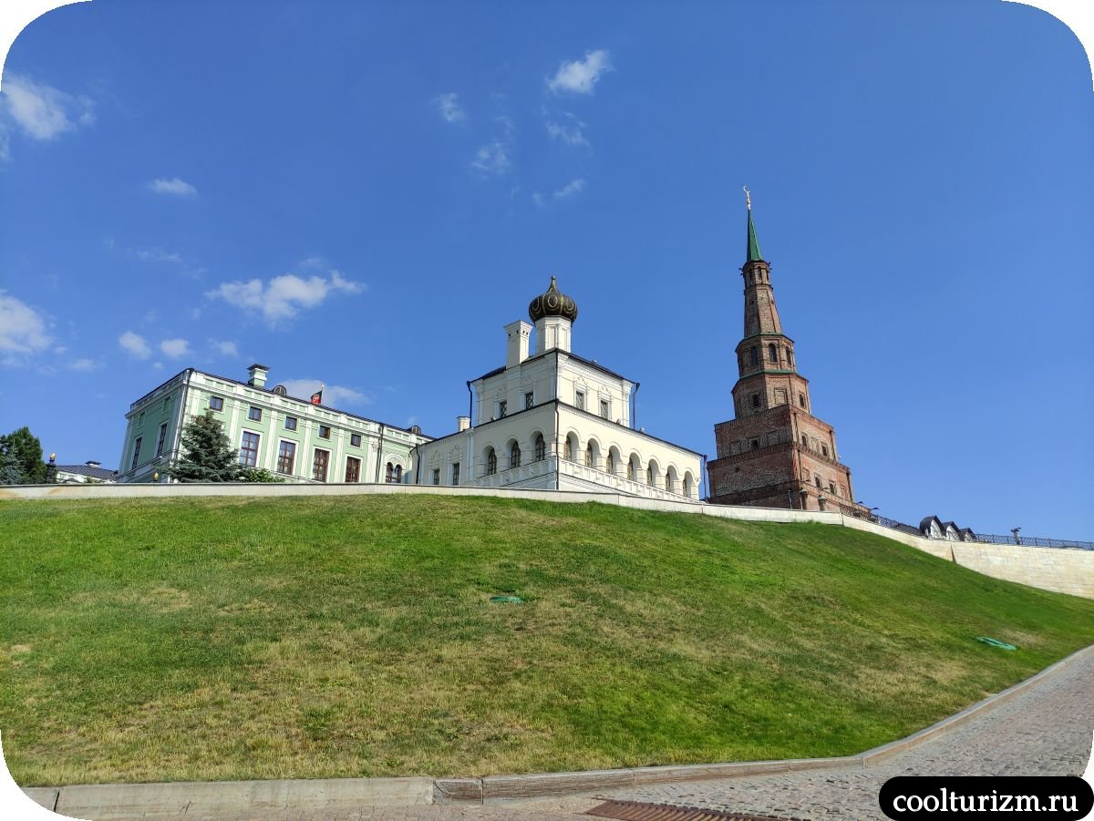 Дворцовая (Введенская) церковь в Казанском кремле