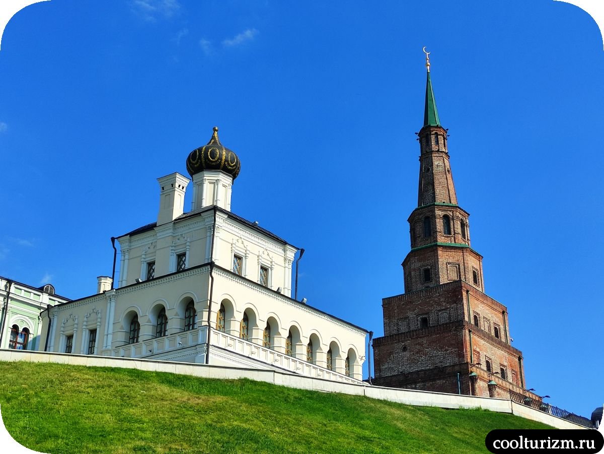 Дворцовая (Введенская) церковь в Казанском кремле Казань