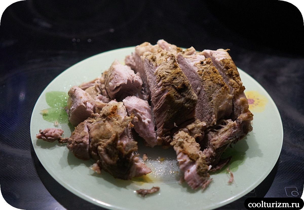 Окорок филе с картошкой и морковкой в духовке