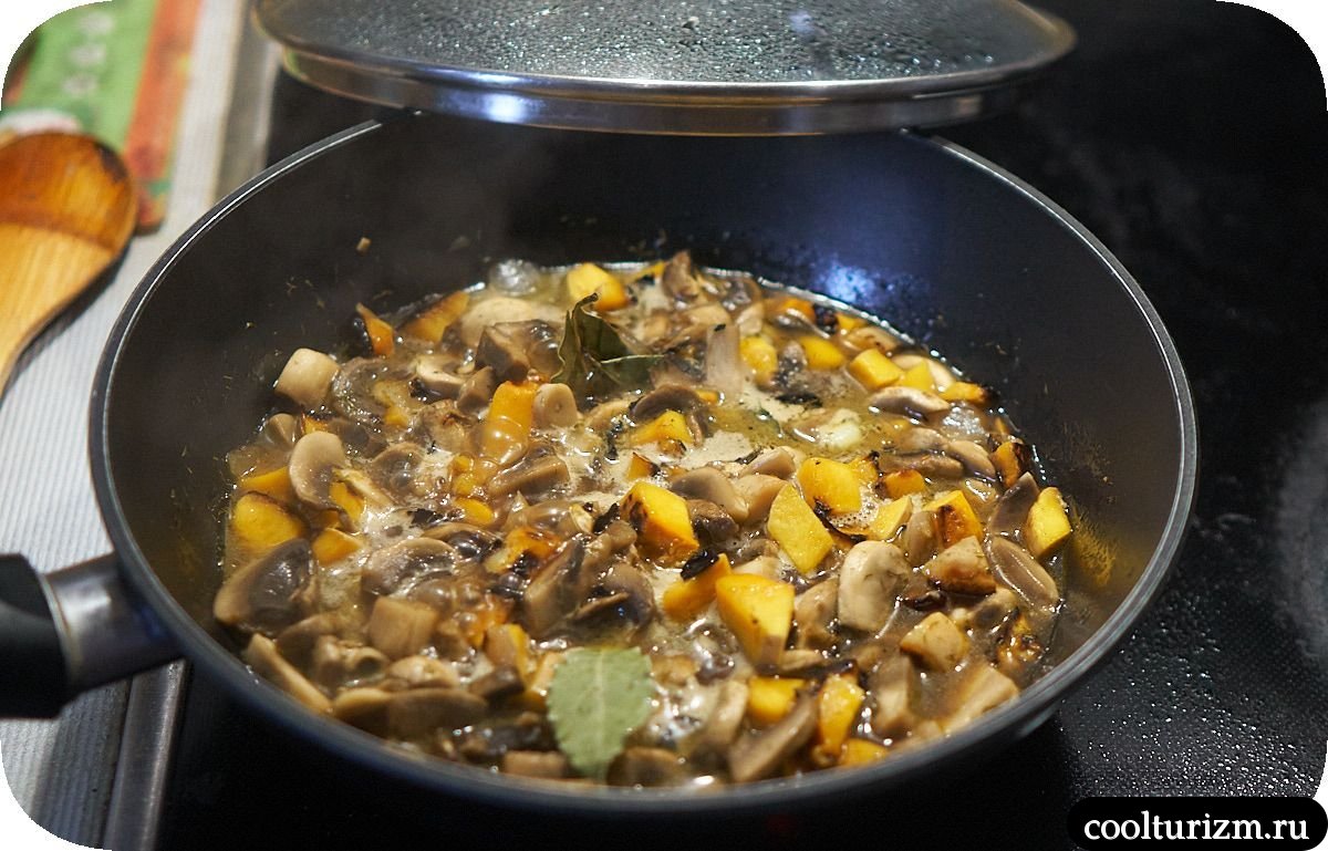 Макароны с шампиньонами и тыквой