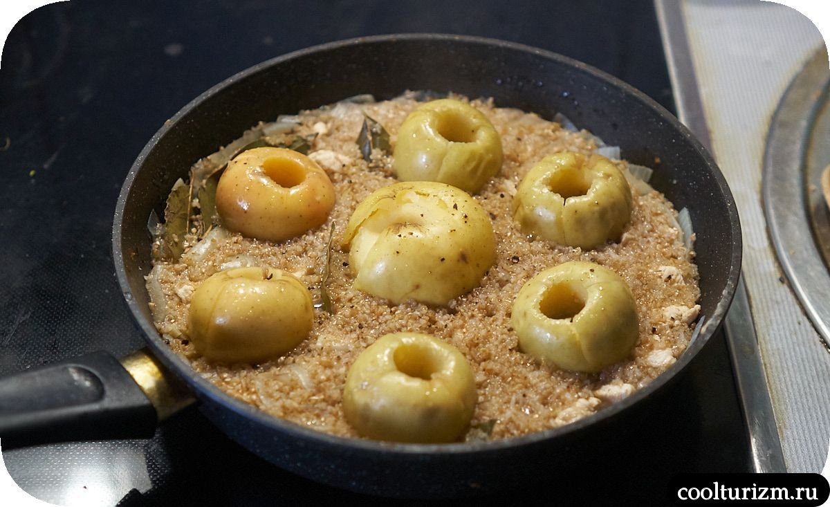Куриная грудка с яблоками