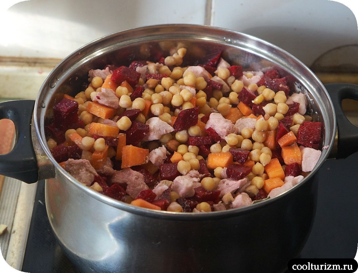Варёный нут с мясом
