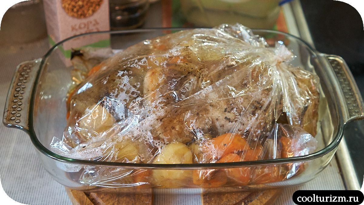 Окорок с морковью и картофелем