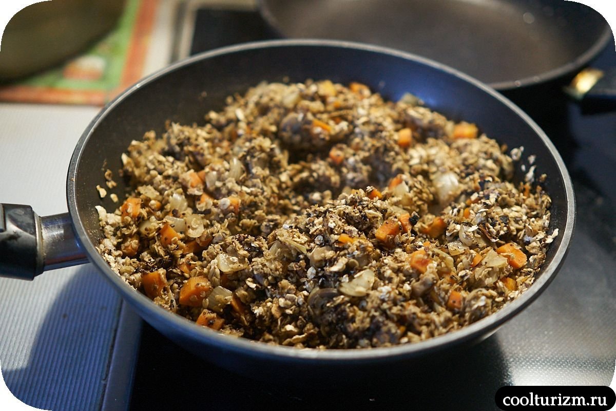 Жареная овсянка с шампиньонами веганская
