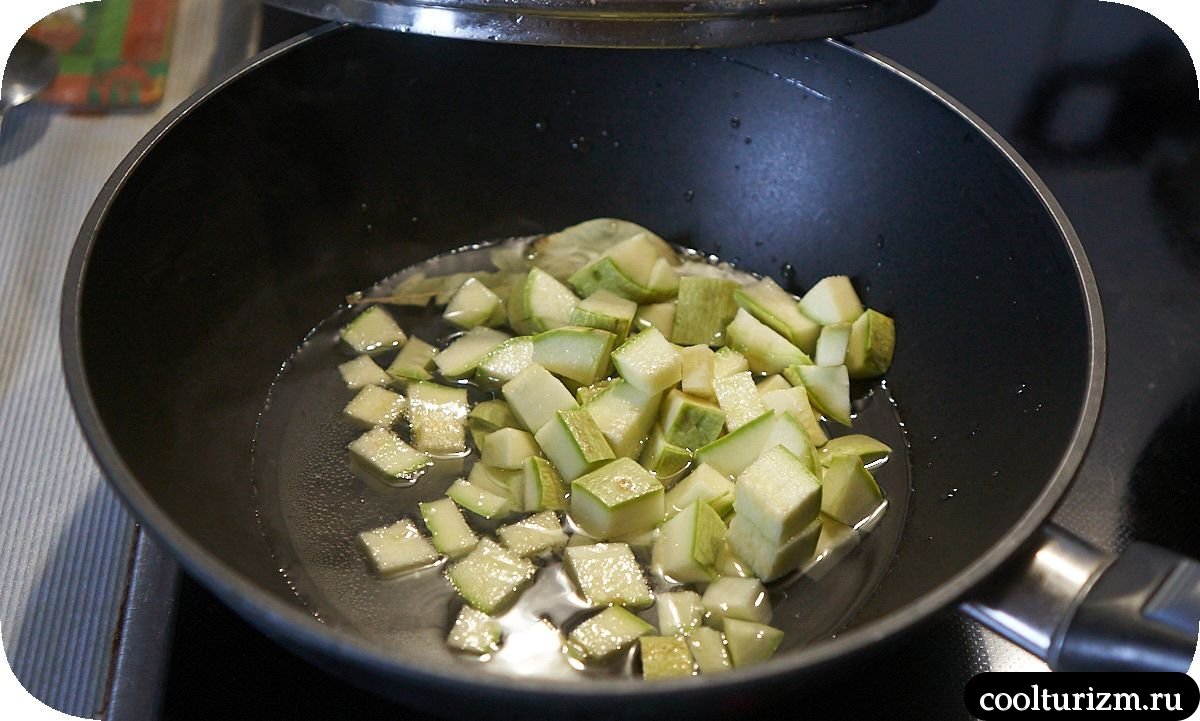 Тушеная капуста с кабачками и тушенкой как готовить