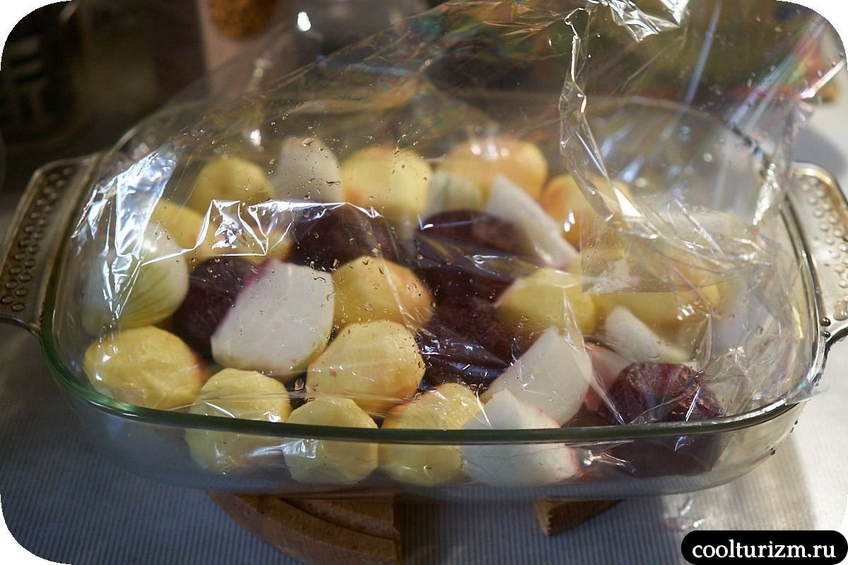 Окорок с картошкой и свеклой в духовке как готовить