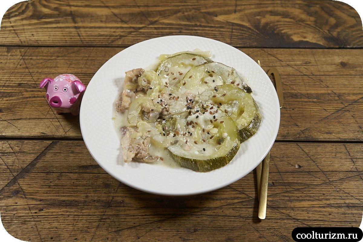 Курица с кабачками в сметане рецепт