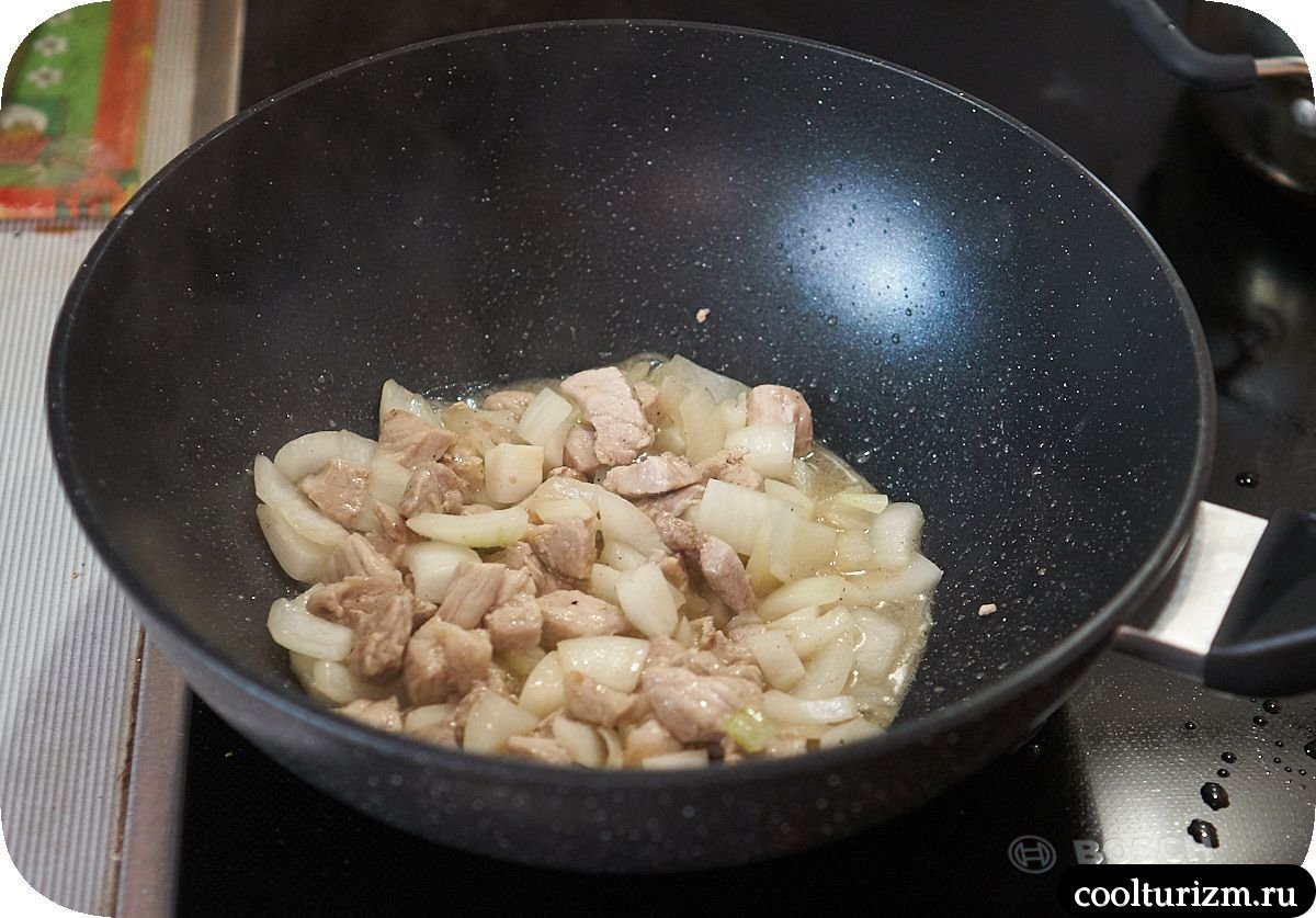 Мясо с яблоками и корицей как готовить