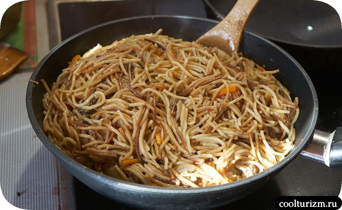 вкусный Плов из жареной вермишели с тушенкой