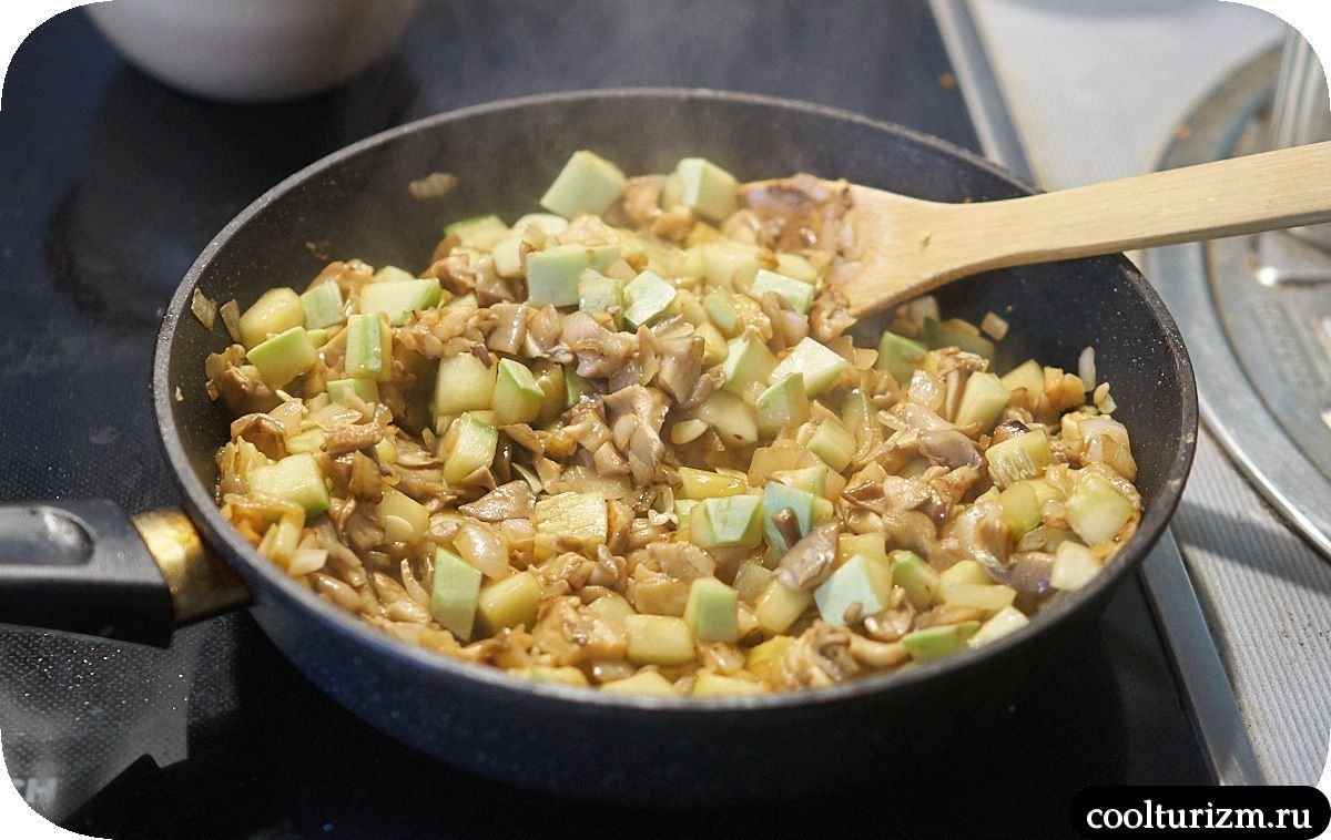 Картофельный салат с вешенками