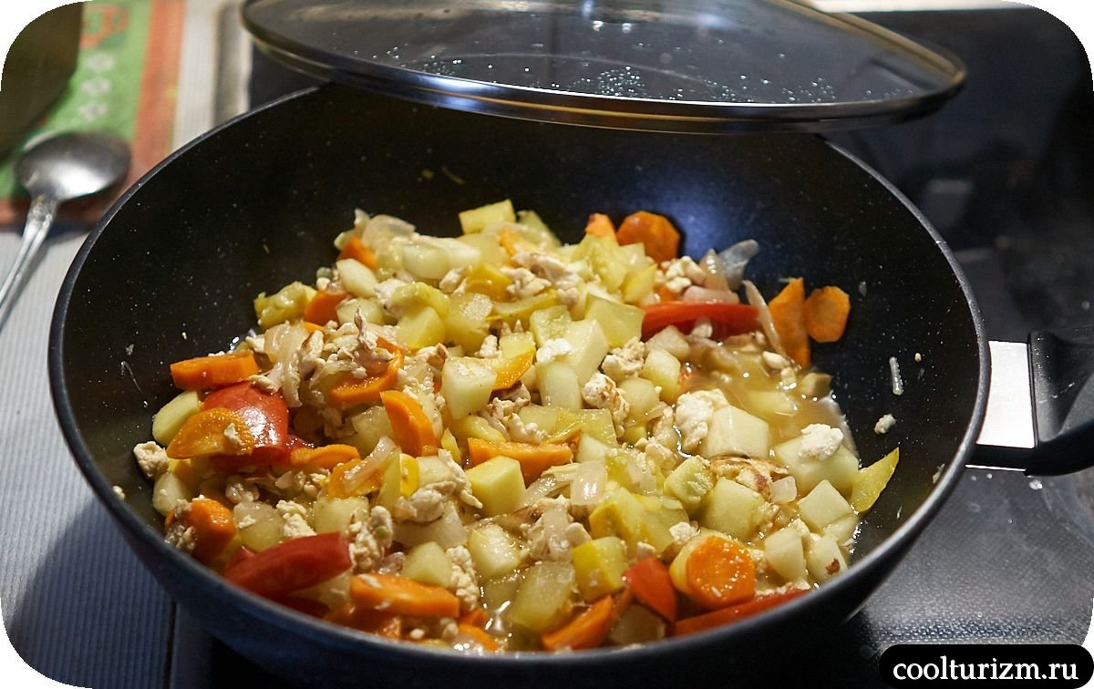 Тушеные патиссоны с овощами