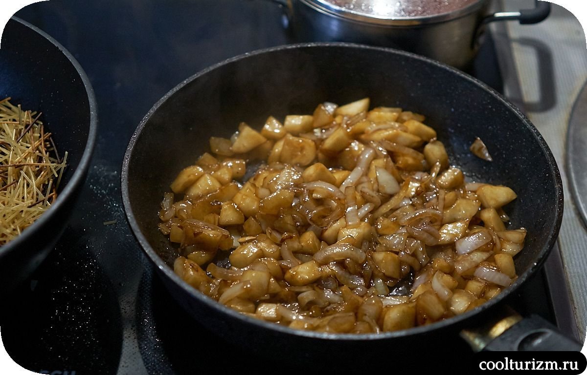 Жареная вермишель с патиссонами