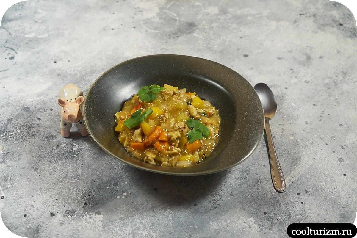 Тушеные патиссоны с яйцами и овощами