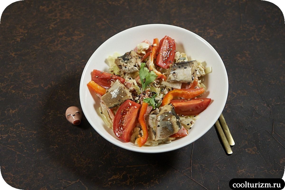 Салат с тушеной капустой и яйцами рецепт